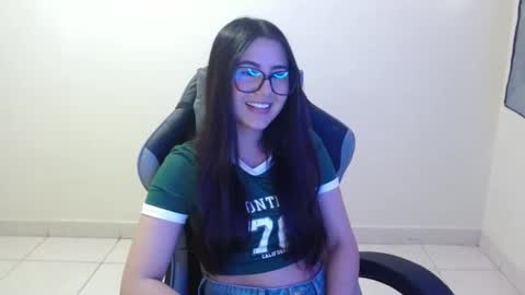 Snapshot of sahaliefox_ chatting on 10/12/25, 08:52 Sahaliefox  online show from 10/12/25, 08:52