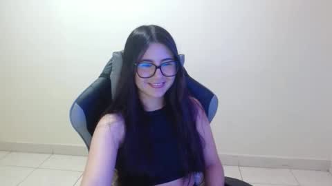 Snapshot of sahaliefox_ chatting on 10/13/25, 10:10 Sahaliefox  online show from 10/13/25, 10:10