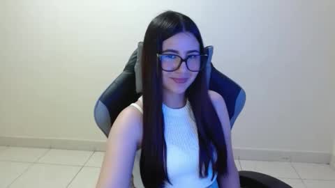 Snapshot of sahaliefox_ chatting on 10/26/25, 04:24 Sahaliefox  online show from 10/26/25, 04:24