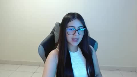 Snapshot of sahaliefox_ chatting on 10/29/25, 09:27 Sahaliefox  online show from 10/29/25, 09:27