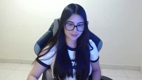 Snapshot of sahaliefox_ chatting on 10/30/25, 09:04 Sahaliefox  online show from 10/30/25, 09:04