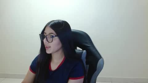 Sahaliefox  online show from 04/24/26, 06:32