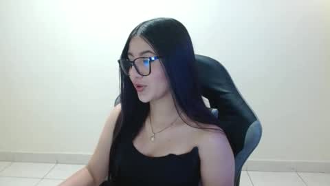 Sahaliefox  online show from 04/25/26, 01:52