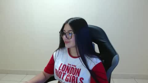 Sahaliefox  online show from 04/29/26, 10:05