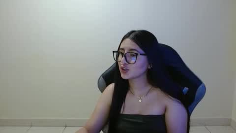 Sahaliefox  online show from 05/04/26, 09:44