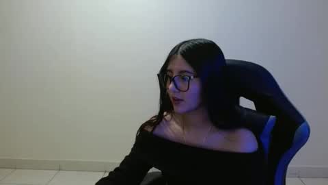 Sahaliefox  online show from 05/27/26, 09:23