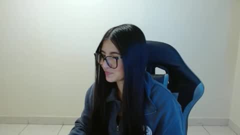 Sahaliefox  online show from 06/06/26, 08:57