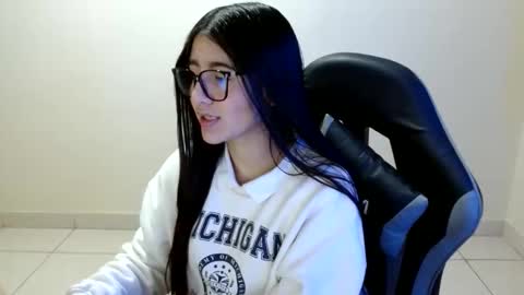 Sahaliefox  online show from 06/11/26, 01:09