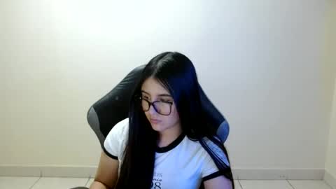 Sahaliefox  online show from 06/12/26, 09:46