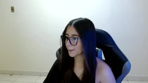 Sahaliefox  online show from 06/25/26, 09:41