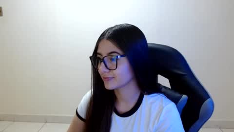 Sahaliefox  online show from 07/25/26, 10:18