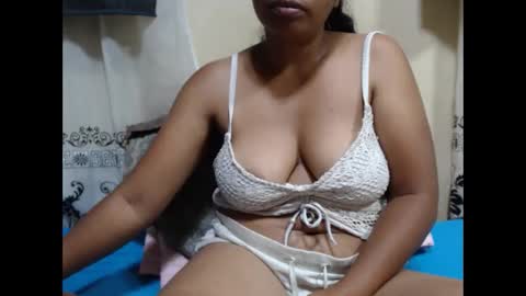 Snapshot of sahobelle chatting on 01/15/26, 06:44 sahobelle online show from 01/15/26, 06:44