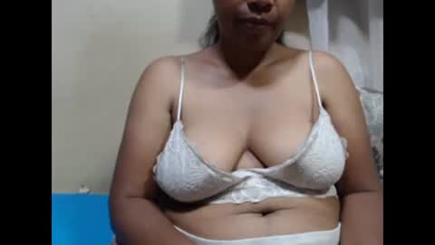 Snapshot of sahobelle chatting on 01/19/26, 02:21 sahobelle online show from 01/19/26, 02:21