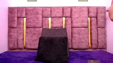 Snapshot of sahory_art chatting on 12/16/25, 03:11 sara online show from 12/16/25, 03:11