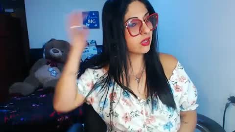 Snapshot of sahotlove1 chatting on 09/19/25, 01:18 Karina online show from 09/19/25, 01:18