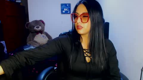 Snapshot of sahotlove1 chatting on 10/04/25, 02:42 Karina online show from 10/04/25, 02:42