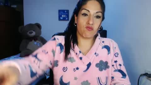 Snapshot of sahotlove1 chatting on 10/05/25, 01:26 Karina online show from 10/05/25, 01:26