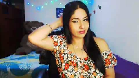 Snapshot of sahotlove1 chatting on 11/12/25, 01:39 Karina online show from 11/12/25, 01:39