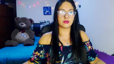 Snapshot of sahotlove1 chatting on 11/14/25, 01:48 Karina online show from 11/14/25, 01:48