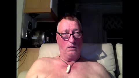 Snapshot of sail_naked chatting on 10/04/25, 07:01 sail_naked online show from 10/04/25, 07:01