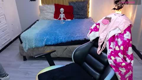 sailor online show from 10/09/25, 04:43