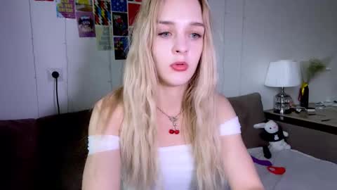 Sofia online show from 10/13/25, 02:17