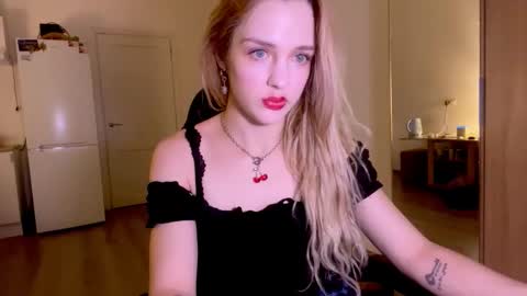 Sofia online show from 12/04/25, 12:42