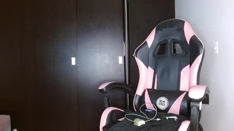 saint boy online show from 10/06/25, 12:41