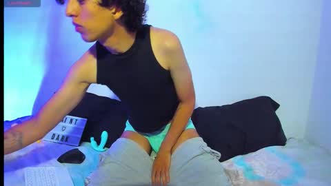 Snapshot of saint_dark chatting on 10/15/25, 02:50 saint_dark online show from 10/15/25, 02:50