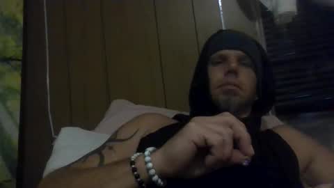 Snapshot of saintchriss chatting on 10/23/25, 03:11 saintchriss online show from 10/23/25, 03:11