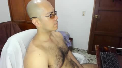 Snapshot of saintedy01 chatting on 09/16/25, 01:01 saintedy01 online show from 09/16/25, 01:01