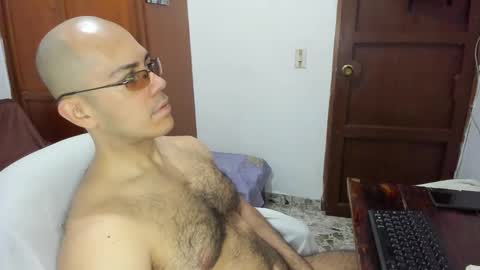 Snapshot of saintedy01 chatting on 10/26/25, 12:33 saintedy01 online show from 10/26/25, 12:33