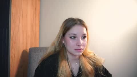 Snapshot of sairally chatting on 05/15/26, 08:27 Ariel online show from 05/15/26, 08:27
