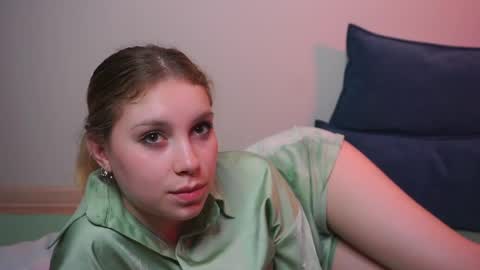 Snapshot of sairally chatting on 05/31/26, 06:09 Ariel online show from 05/31/26, 06:09