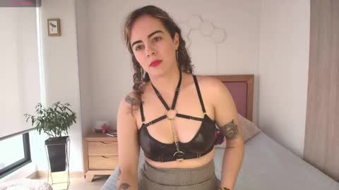 sairy_ online show from 09/30/25, 06:02