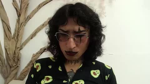 Hikari online show from 10/28/25, 06:32