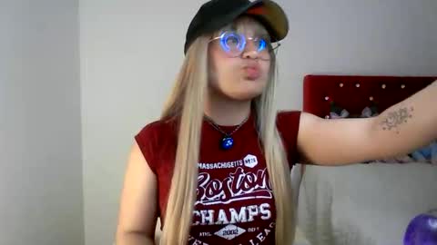 Saku online show from 11/18/25, 10:47