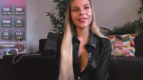 Snapshot of sakuupandora chatting on 10/08/25, 11:19 SakuPandora online show from 10/08/25, 11:19