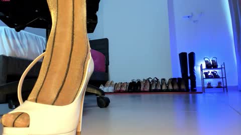 Sali G  online show from 10/12/25, 03:22