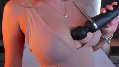 S A L I H A online show from 10/23/25, 02:33