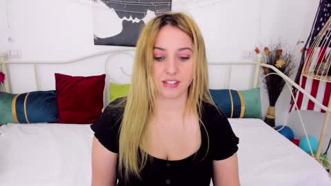 Snapshot of sallomewildee chatting on 01/13/25, 10:47 Sallome online show from 01/13/25, 10:47