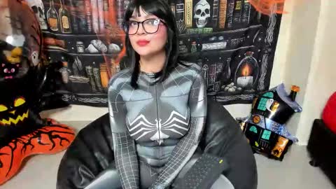 Snapshot of sally10_35 chatting on 10/31/25, 10:22 sally online show from 10/31/25, 10:22