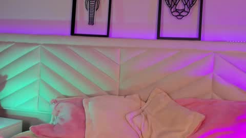  Sally White  online show from 12/28/24, 03:04