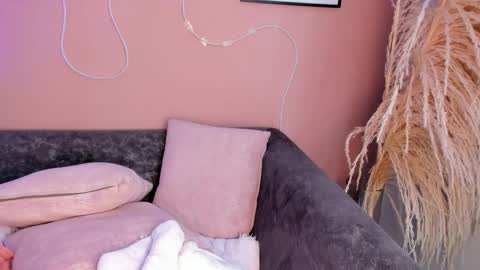  Sally White  online show from 03/12/25, 04:08