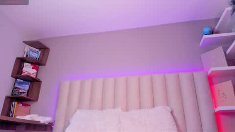  Sally White  online show from 09/10/25, 03:06