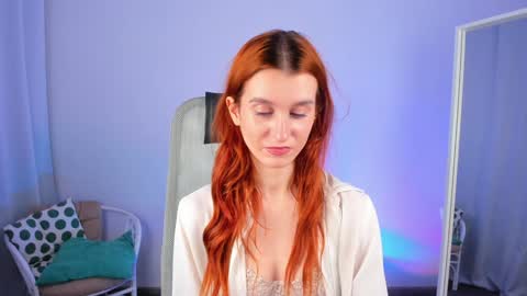 Snapshot of sallybiscuit chatting on 01/22/25, 10:29 Sally online show from 01/22/25, 10:29