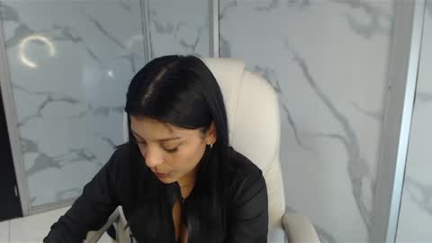 Snapshot of salmaportman_ chatting on 02/05/25, 02:51 salmaportman_ online show from 02/05/25, 02:51