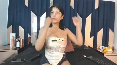 salmaportman_ online show from 12/16/25, 03:06