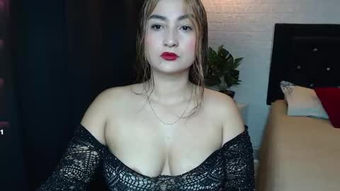 Snapshot of salome__lopez_ chatting on 09/30/25, 01:38 SALOME online show from 09/30/25, 01:38