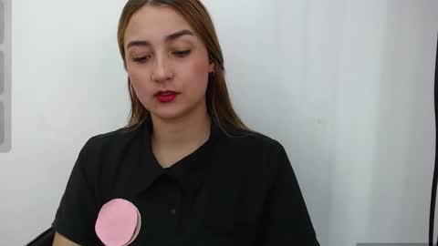 Snapshot of salome__lopez_ chatting on 11/21/25, 02:05 SALOME online show from 11/21/25, 02:05